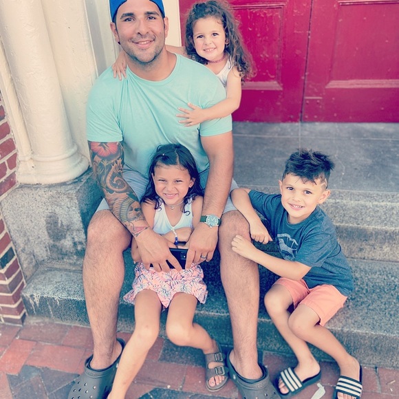 Meet your posher, Jessica 💜 - Picture 13 of 16